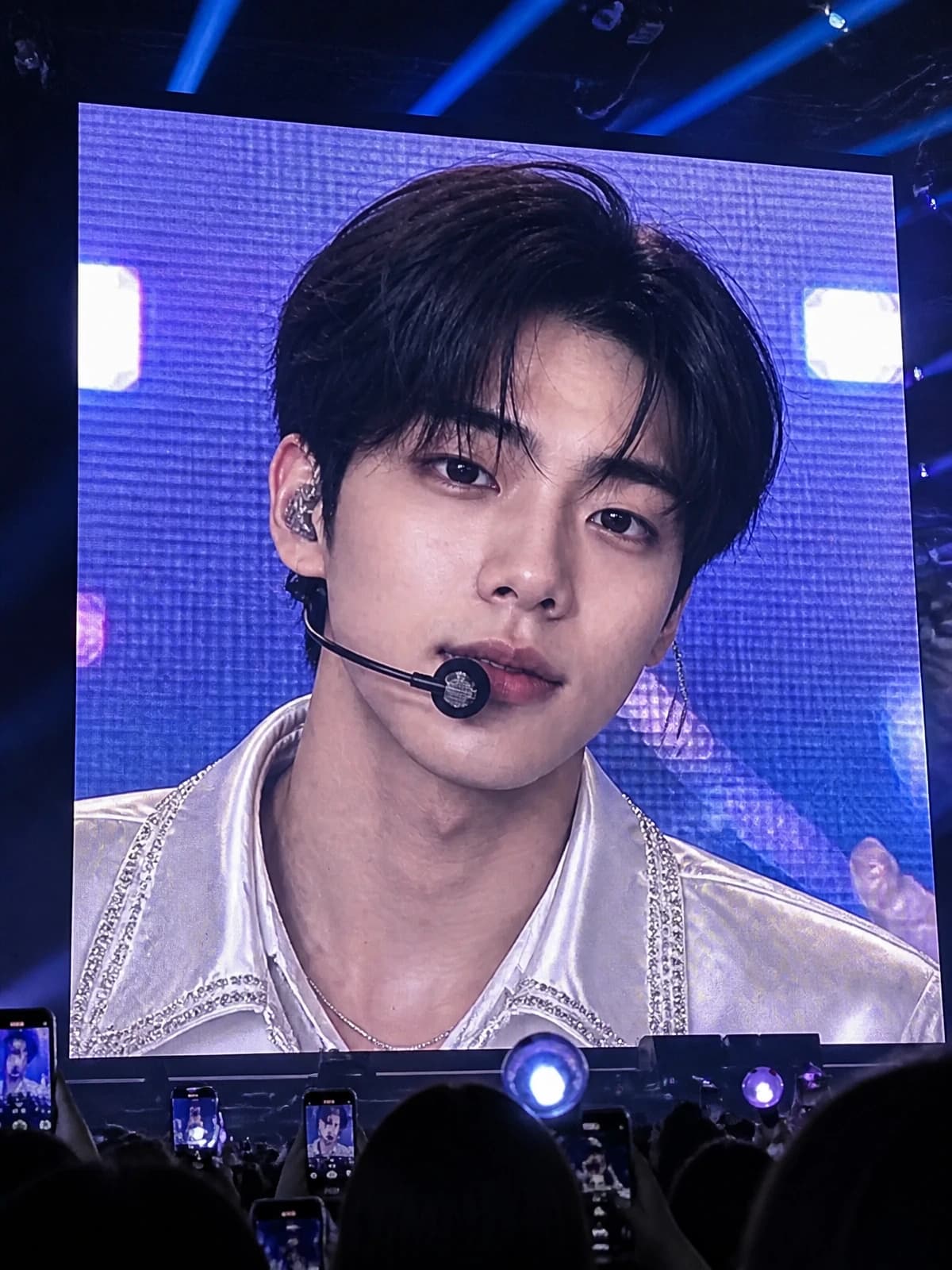 Generador gratis de jumbotron K-pop sample result